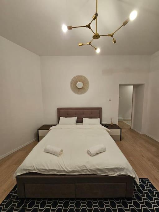 Heart Of City Center 4Br 2Bath 10 Pers Бухарест Екстер'єр фото