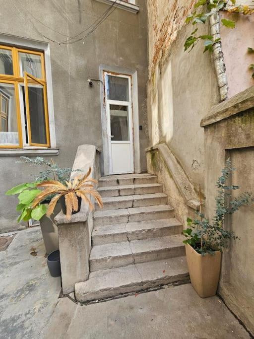 Heart Of City Center 4Br 2Bath 10 Pers Бухарест Екстер'єр фото