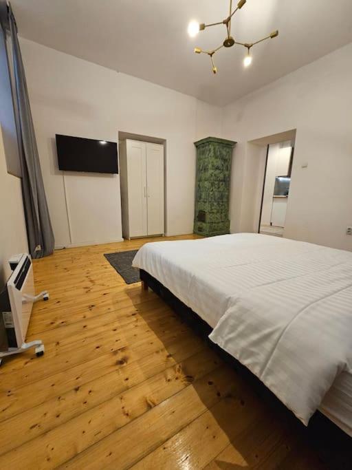 Heart Of City Center 4Br 2Bath 10 Pers Бухарест Екстер'єр фото